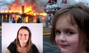 Vos ketverių interneto sensacija tapusi „gaisro mergaitė“ pardavė garsiojo  memo originalą: jis įvertintas įspūdinga suma