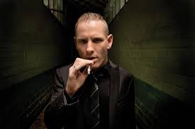 Und wenn der ganze spuk hoffentlich bald wieder vorbei ist, dann kannst du deine maske ganz einfach im cosplay oder auf dem nächsten festival tragen. Rock Hard Slipknot Corey Taylors Neue Maske Wird Von Dawn Of The Dead Kunstler Tom Savini Designt