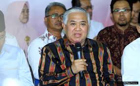 Biografi din syamsudin, din syamsudin tahlilan, din syamsudin menikah lagi, din syamsudin syiah, din syamsuddin nikahi novalinda. Din Syamsuddin Salat Jamaah Di Masjid Dilarang Tapi Orang Dibiarkan Menumpuk Di Bandara Okezone Nasional