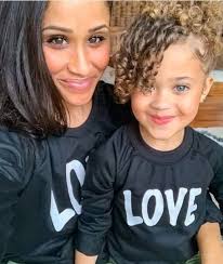 Notícias de Última Hora: Meghan Markle lança fotos inesperadas e adoráveis  fofas da sua filha de 2 anos Lilibet, o que pôs todos a falar