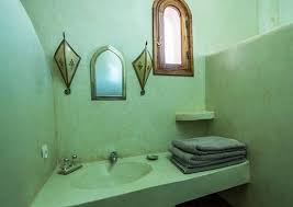 Hammams et salles de bain en tadelakt de marrakech. Talmest Chambre Triple Situee A L Etage Avec Vue Sur Le Jardin Et Les Montagnes Salle De Bain En Tadelakt Avec Une Baignoire Picture Of Dar Essaada Essaouira Tripadvisor