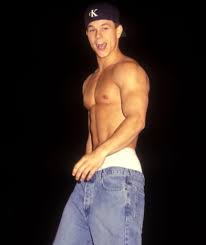 American actor mark wahlberg is one of a handful of respected entertainers who successfully made the transition from teen pop idol to acclaimed actor. Mark Wahlberg Steht Morgens Um 2 30 Auf Das Steckt Hinter Seinem Body Leute Bild De