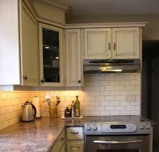 My Sister S Fresh New Backsplash Before After Maria Killam The True Colour Expert Best Kitchen Countertops Kitchen Design Kitchen Cabinets
