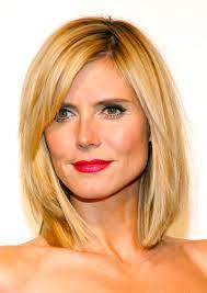Ask your stylist to start your first layer around your chin, as spritz damp hair with the l'oréal paris advanced hairstyle air dry it wave swept spray, then let hair air dry to add definition to your hair. 5 Flattering Short Hairstyles For Square Faces You Need To See