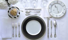 Ware disini adalah segala bentuk benda atau peralatan yang digunakan sebagai alat hidang dan alat makan / minum. Kenali 6 Jenis Alat Makan Dalam Table Setting Jamuan Resmi Berkelas Dekoruma Com Line Today