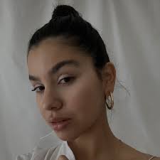 Bella Berlin (@Eceozdamarr) • Facebook