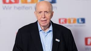 2013 wurde die kleine nicha aus thailand adoptiert. Reiner Calmund Bewegende Familien Beichte Intouch