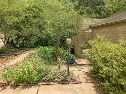 Below are sample pictures of decomposed granite delivered by select sand & gravel. 5 Pine Creek Lane Houston Tx 77055