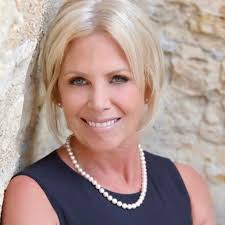 Lynn Mcaleer's Instagram, Twitter & Facebook