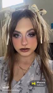 Creative Roach Makeup: Eye-Catching Eyeshadow Looks