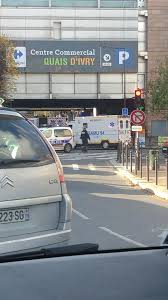 S ɛ n]) est une commune française située dans le située sur la rive gauche de la seine, à environ 5 km du centre de paris, la commune est amputée à deux. Info Un Incendie Ivry94 Fr La Page D Ivry Sur Seine Facebook