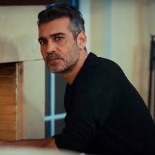 17 nisan 1980 yılında adana'da dünyaya gelmiştir. 57 Caner Cindoruk Ideas In 2021 Turkish Actors Women With Freckles Celebrities With Cats