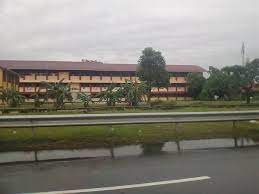 Sekolah menengah kebangsaan jalan kebun atau nama ringkasnya smk jalan kebun, merupakan sebuah sekolah menengah kebangsaan yang terletak di batu 7 jalan kebun seksyen 32. File Sekolah Menengah Kebangsaan Jalan Kebun 03 Jpg Wikimedia Commons