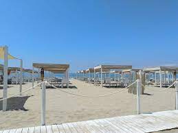 Accessori vasche e docce vittorio emanuele. Schones Sauberes Strandbad Bagni Vittorio Emanuele Tirrenia Reisebewertungen Tripadvisor