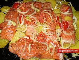 Salmone al forno con patate e crema di certosa all'arancia. Salmone Al Forno Con Patate Cipolle Pomodori Piatto Di Mare E O Di Pesce Gastronomia Geniale Ricette Di Piatti Saporiti E Utili Per La Salute
