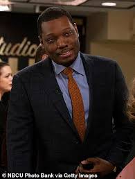 Apr 15, 2021 · the actor is married to actress lexa doig. Snl Star Michael Che Goes On Anti Fast Food And 5g Rant After His Grandmother Dies From Coronavirus Sound Health And Lasting Wealth