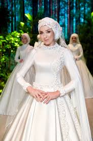 Gelin başı modellerini öncelikle kısa saç modelleri ve uzun saç modelleri olarak ayırabiliriz. Setr I Nur Gelinlik Tesettur Gelin Basi Tasarim Tesettur Moda Merkezi Startseite Facebook