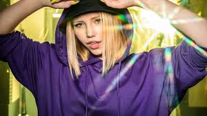 Das umstyling der dritten staffel. Gntm 2020 Jungste Kandidatin Julia P Dortmund Zu Allem Bereit Promi Tv