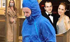 Since jolie plunges herself into each character she plays. Angelina Jolie Spotted Leaving Ex Husband Jonny Lee Miller S Nyc Pad Flipboard