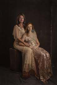 Mother And Daughter Family Portrait Photography Portrait Inspiration Family Portraits