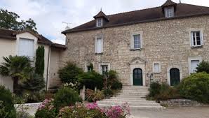 Trouvez votre hébergement dans le loiret. A Cause Du Covid Moins De Cousinades Et D Evenements Familiaux Dans Les Grands Gites Du Poitou