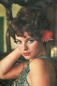 Hülya koçyiğit (born 12 december 1947) is a turkish actress. Hulya Kocyigit Fazla Mutevazi Fazla Kanaatkar Olmayin Kultur Sanat Haberleri