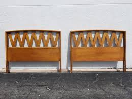 Paul Frankl For John Stuart Furniture Mid Century Modern Pair Of Twin Headboards In 2020 Mid Century Modern Furniture Midcentury Modern Twin Headboard