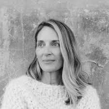 Becca Peters's Instagram, Twitter & Facebook