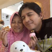 Indadari masih saja dikirimi santet dan sihir. Lebaran Tanpa Anak Begini Perasaan Hati Lucky Hakim