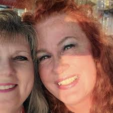 Carolyn Artis's Instagram, Twitter & Facebook