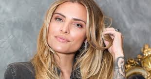 Sophia thomalla verrät, ob sie schon bald mit ihrem neuen freund gavin rossdale vor den traualtar treten will. Thomalla Till Ist Fix Auf Meinem Arm Kurier At