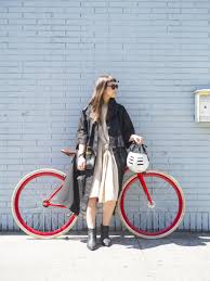 自転車もファッションの一部 nyに住むアートガールのサイクルスタイル 自転車 アートガール スタイル