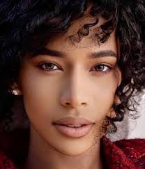 Annette Chase's Instagram, Twitter & Facebook