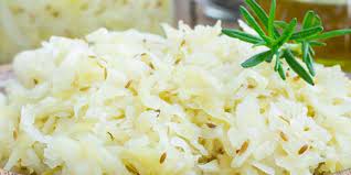 Hidangannya cukup lengkap, mulai dari camilan hingga makan berat. 10 Olahan Sayur Kol Jadi Makanan Lezat