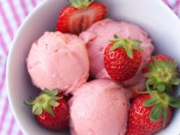 Glace Aux Fraises Recette De Glace Aux Fraises Marmiton Recettes De Fraises Recette Glace Glace A La Fraise