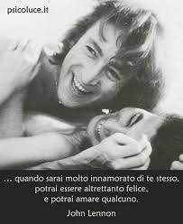 Ci Hanno Fatto Credere Che L Amore Quello Vero Si Trova Una Volta Sola E In Generale Prima Dei Trent Anni Non Ci Han Images And Words Feelings Words Lennon