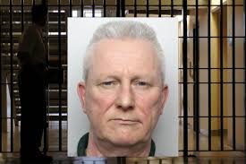 Pervert paramedic planned to sexually abuse girls in online chats