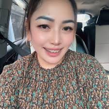 Profile for Mae Lilly