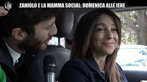 Dopo l'esordio ufficiale di sara scaperrotta, anche la fidanzata di nicolò zaniolo finisce dritta sulle principali pagine di gossip della stampa italiana. Mamma Zaniolo Le Iene Francesca Costa Instagram Eta Foto Instagram