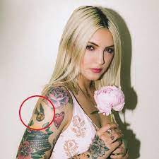 Julia michaels talks about the inspiration behind her music video for all your exes, the products in her beauty routine, and her favorite tattoos. Julia Michaels 35 Tattoos Their Meanings Body Art Guru