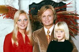 She was married to michel berger. Claude Francois Les Femmes De Sa Vie Et Ses Enfants