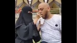 Profile lengkap syekh ali jaber. Istri Sering Cemburu Syekh Ali Jaber Rela Tak Pegang Hape Selama Dua Tahun