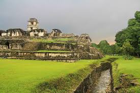 The Palenque Palace And Aqueduct Mexico Palenque Mayan Cities Mayan Ruins