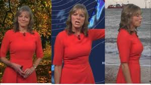 She graduated from middlesex polytechnic in 1988. Louise Lear Weather Presenter 11 10 20 Youtube