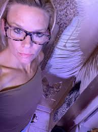 Bathroom mural with Behr paint design