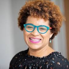 Leah Pimentel (@Leahpimentel)