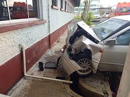 Kemalangan maut di km 299 arah selatan dari kajang ke bangi sekitar jam 12 tengah hari tadi pemandu treler maut selepas kenderaan dipandunya bertembung dengan sebuah lori di jalan selangor 15/04/2019. Kes Kemalangan Maut Di Sarawak Menurun Suara Sarawak