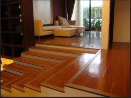 Kelebihan dari lantai kayu parket vs lantai vinyl ini adalah keindahan dan berkesan sangat natural. Desain Lantai Kayu Parket Vinyl Metro Properti