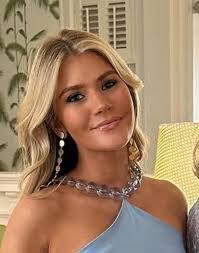 Lisa Murr's Instagram, Twitter & Facebook