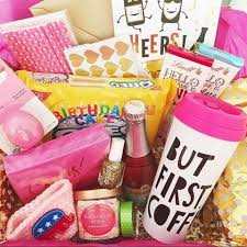 Lnrcrochetdesigns On Instagram This Is A Bestie Box If I Ve Ever Seen One Loving This Box Full Birthday Basket Diy Birthday Gifts 18th Birthday Gifts